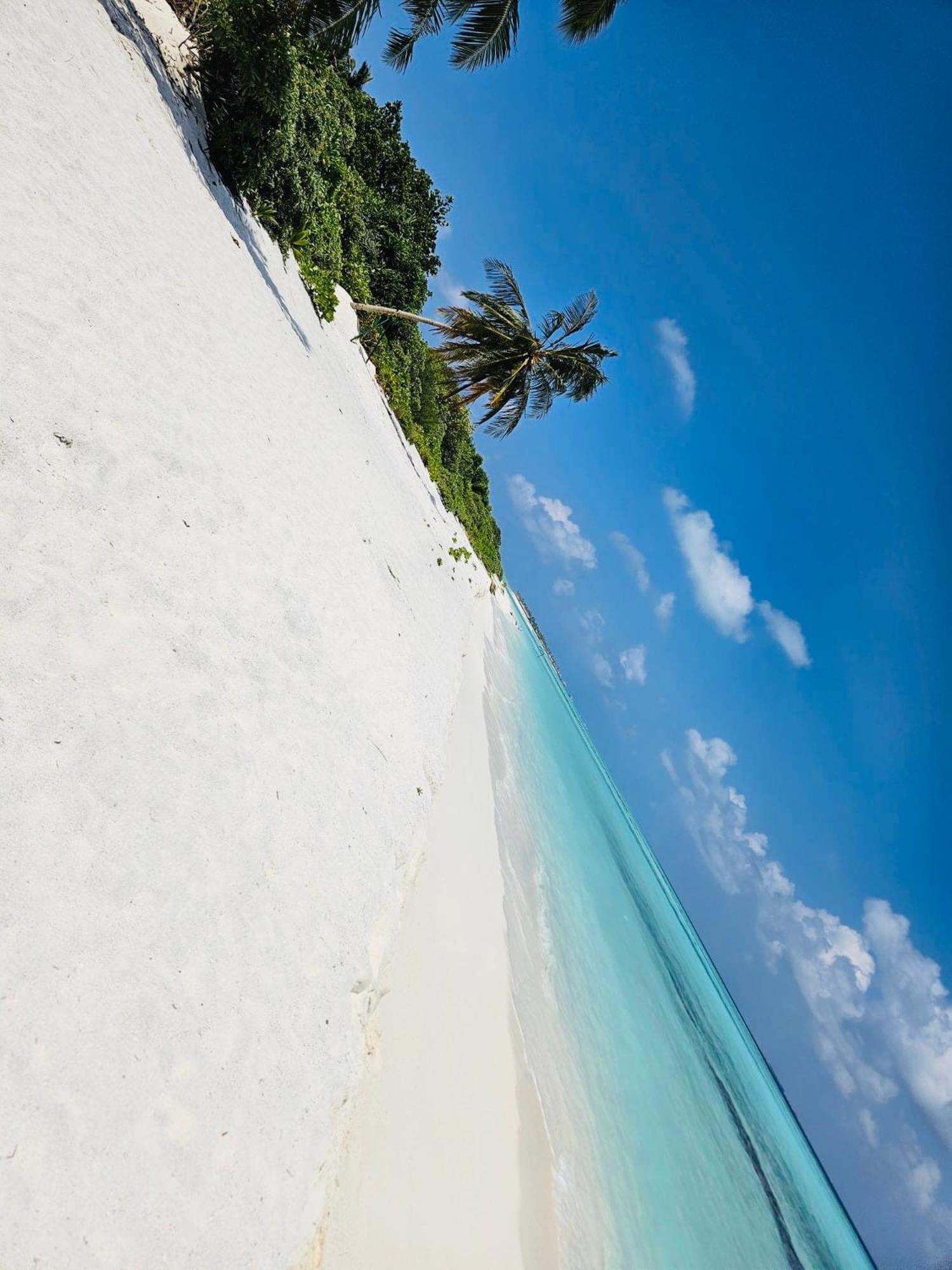 White Tern Maldives Hotel Maamigili Island Exterior photo